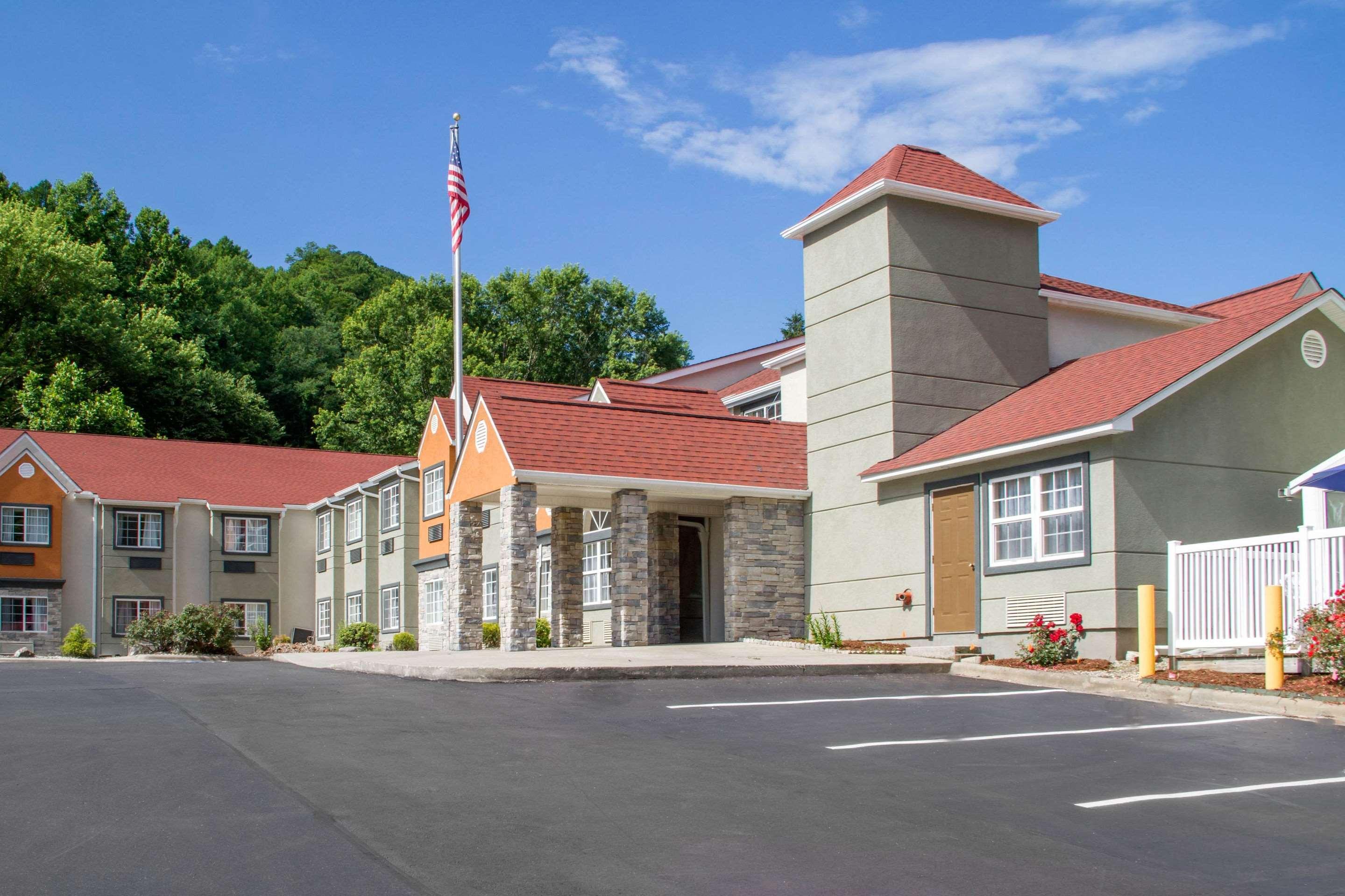 Quality Inn & Suites Maggie Valley - Cherokee Area Exterior photo