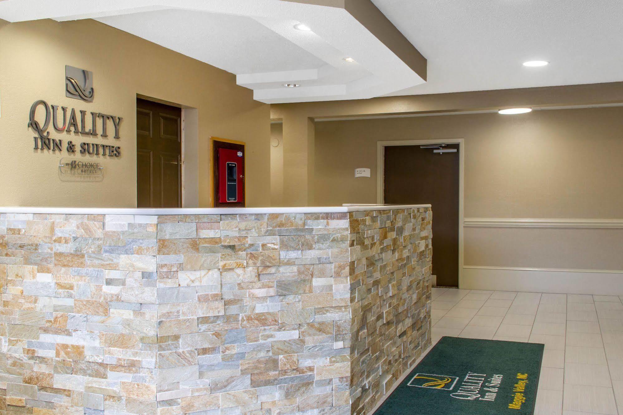 Quality Inn & Suites Maggie Valley - Cherokee Area Exterior photo